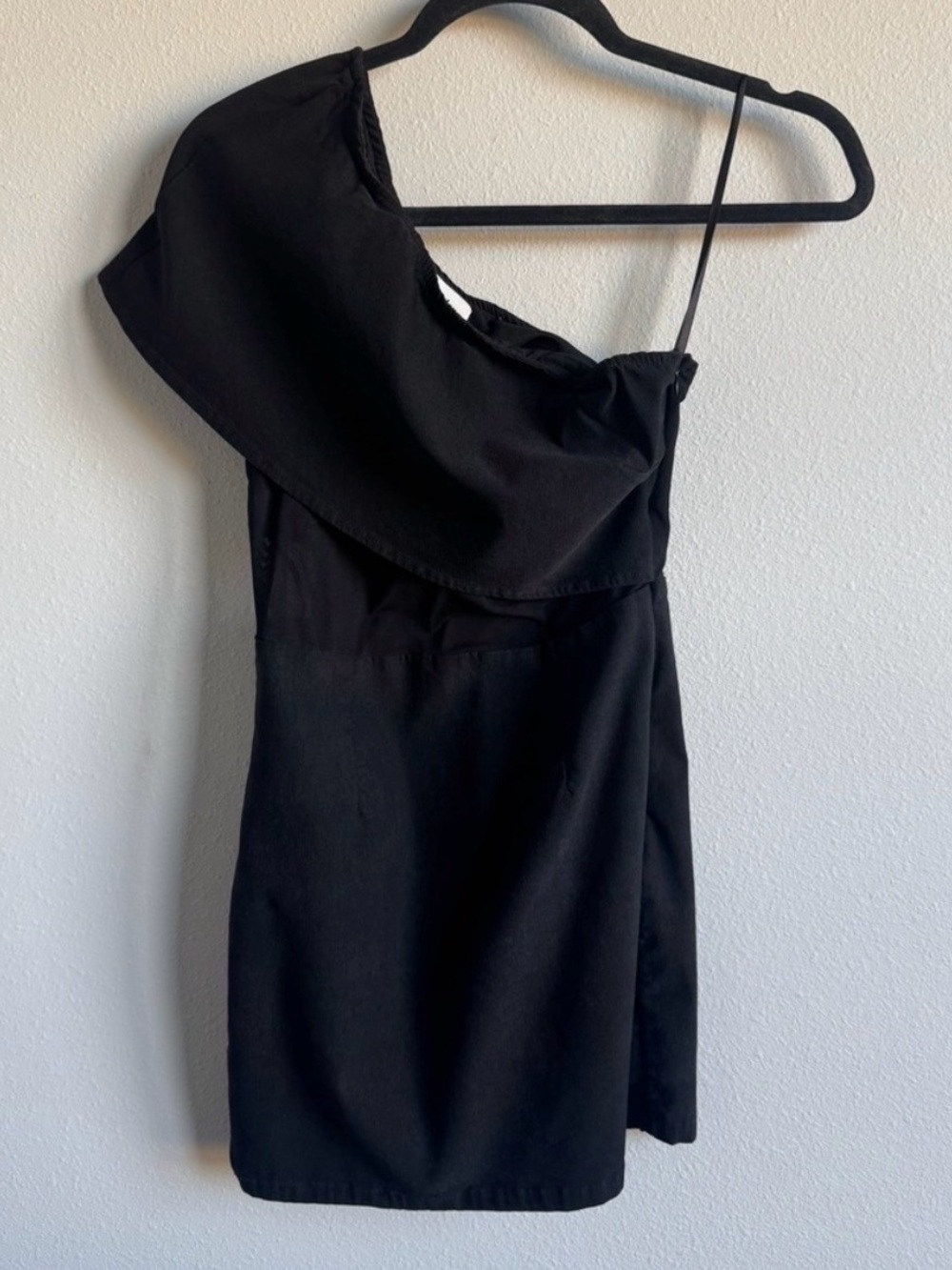 superdown Black One-Shoulder Ruffle Mini Dress